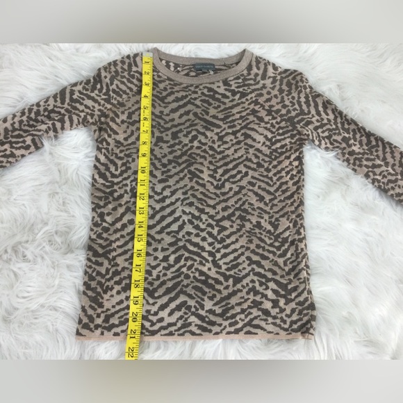Vince Camuto Animal Print Sweater - Picture 6 of 7